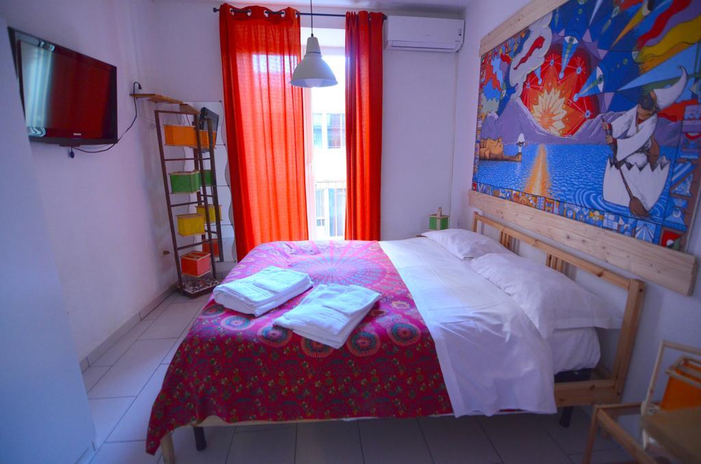 Shine Apartment Наполи Екстериор снимка