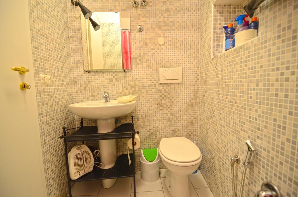 Shine Apartment Наполи Екстериор снимка
