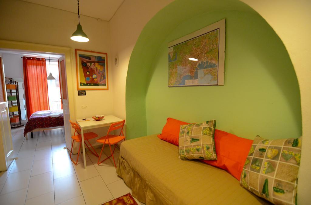 Shine Apartment Наполи Екстериор снимка